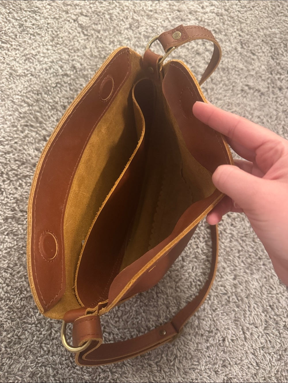 Portland Leather Koala Sling Bag in Honey - Picture 3 of 3